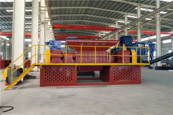 中再生科技生產(chǎn)的環(huán)保型油漆桶撕碎機(jī)的特點(diǎn)