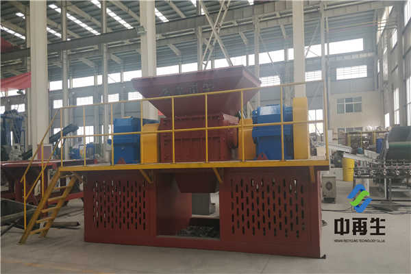 雙軸撕碎機的優勢對物料具有較強的通用性能